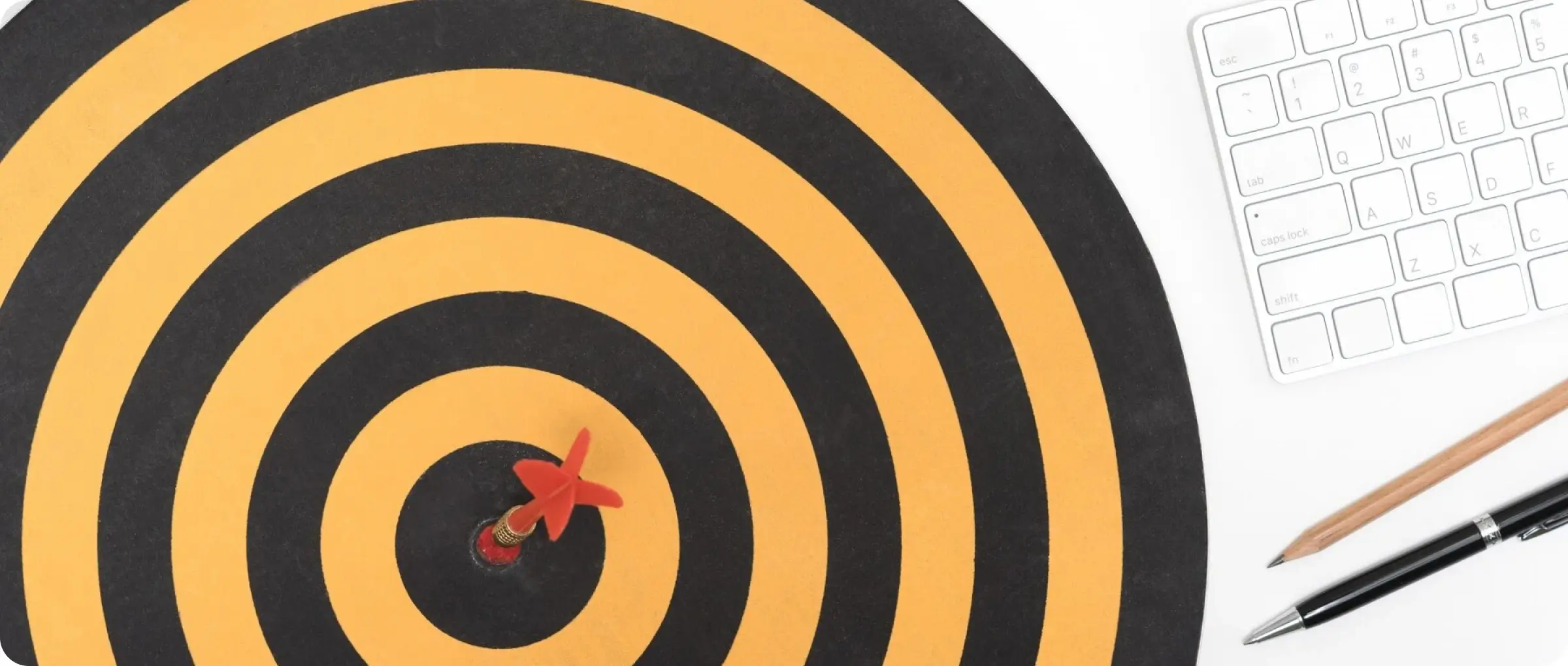 digital-marketing-crawl a dart hitting the center of a bullseye.